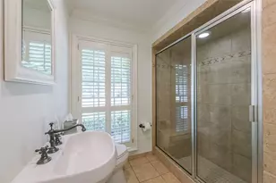 2415 Stoney Brook Dr, Houston, TX 77063 - Photo 22
