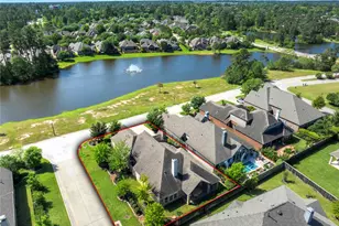 15 S Lochwood Way, Tomball, TX 77375 - Photo 2