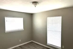 17215 Woodburn Dr, Houston, TX 77049 - Photo 8