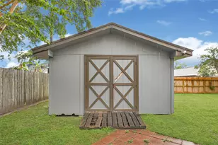 2107 N Rayburn Ct, Pasadena, TX 77502 - Photo 20