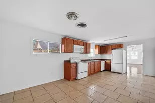 521 Alford St, Baytown, TX 77520 - Photo 10