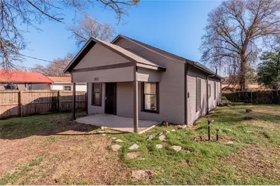 703 Avenue J, Huntsville, TX 77320 - Photo 1