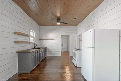 703 Avenue J, Huntsville, TX 77320 - Photo 8