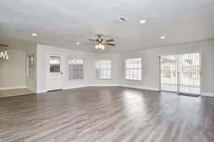 8134 Ivan Reid Dr, Houston, TX 77040 - Photo 18