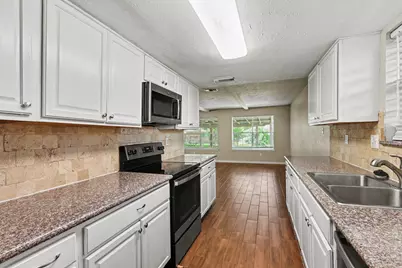 16210 Forest Bend Avenue, Friendswood, TX 77546 - Photo 8