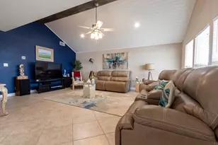 1330 Leilani Dr, Tiki Island, TX 77554 - Photo 22