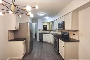 11066 Landsbury Ct, Houston, TX 77099 - Photo 10