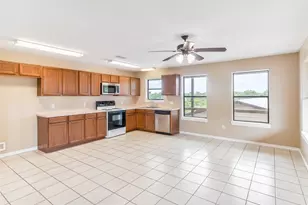 1847 Fairway Dr, Angleton, TX 77515 - Photo 10