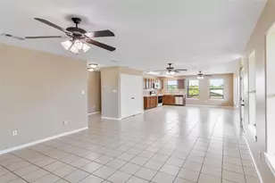 1847 Fairway Dr, Angleton, TX 77515 - Photo 8