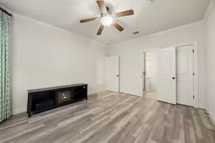 2409 Commonwealth St, Houston, TX 77006 - Photo 6
