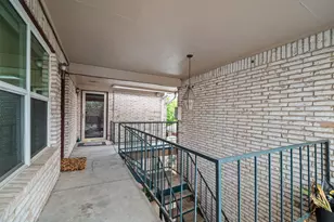 421 Emerson St, Houston, TX 77006 - Photo 4