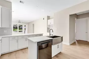 101 Fairway View Ct, Conroe, TX 77356 - Photo 20