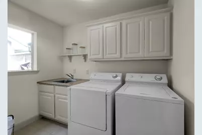 15 Rockledge Drive, The Woodlands, TX 77382 - Photo 16