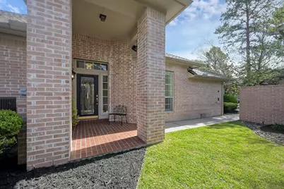 15 Rockledge Drive, The Woodlands, TX 77382 - Photo 4