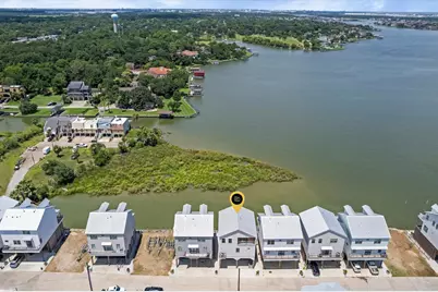 23 Cmdr Runco Lane, Taylor Lake Village, TX 77586 - Photo 2