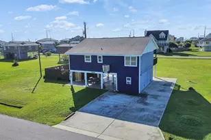 16527 Lewis Scott Rd, Jamaica Beach, TX 77554 - Photo 2