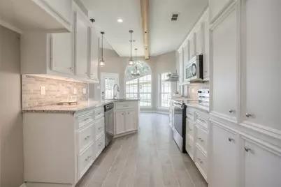 319 Brook Hollow Drive, Huntsville, TX 77340 - Photo 26