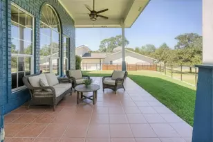 319 Brook Hollow Dr, Huntsville, TX 77340 - Photo 8