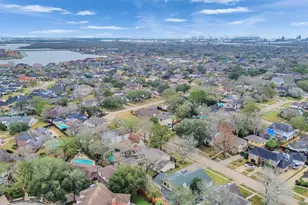 1707 W Hedgecroft Dr, Seabrook, TX 77586 - Photo 12