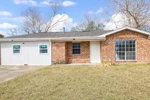 600 W Mimosa St, Angleton, TX 77515 - Photo 2