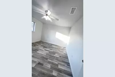 600 W Mimosa Street, Angleton, TX 77515 - Photo 18