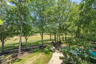 31 Hollymead Dr, Spring, TX 77381 - Photo 2