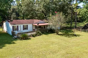 219 Beau Ln, Goodrich, TX 77335 - Photo 2