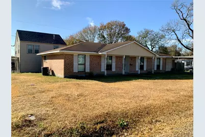 301 Travis Street, Baytown, TX 77520 - Photo 2