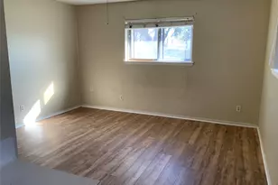 301 Travis St, Baytown, TX 77520 - Photo 26