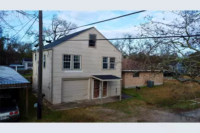 301 Travis Street, Baytown, TX 77520 - Photo 8