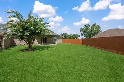 460 W Houston Street, Highlands, TX 77562 - Photo 14