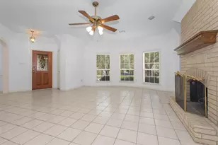 12180 Lakeview Manor Dr, Willis, TX 77318 - Photo 8