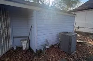 3026 McCrarey Dr, Houston, TX 77088 - Photo 4