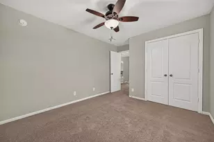 104 Long Meadow Ct, Clute, TX 77531 - Photo 36