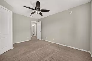 104 Long Meadow Ct, Clute, TX 77531 - Photo 38