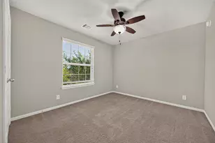 104 Long Meadow Ct, Clute, TX 77531 - Photo 32