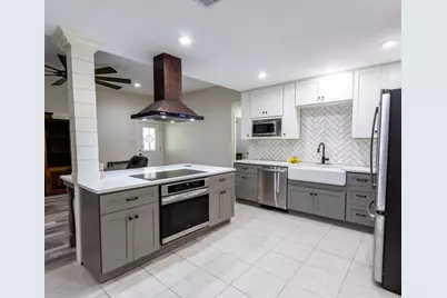 655 Avenue L, Dickinson, TX 77539 - Photo 20