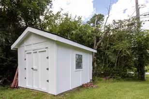 655 Avenue L, Dickinson, TX 77539 - Photo 16