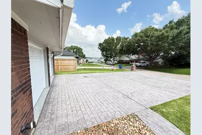 9818 Twin Shores Drive, Willis, TX 77318 - Photo 28