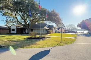 9818 Twin Shores Dr, Willis, TX 77318 - Photo 1