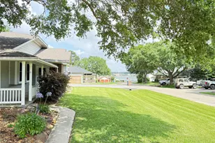 9818 Twin Shores Dr, Willis, TX 77318 - Photo 6
