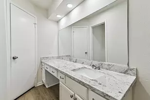 117 Dallas St, Angleton, TX 77515 - Photo 22