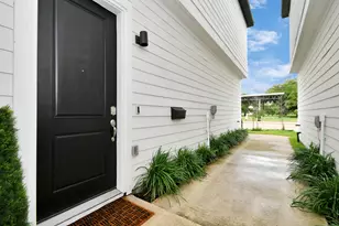 3243 Real St, Houston, TX 77087 - Photo 2