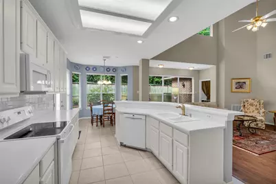 65 W Sienna Place, The Woodlands, TX 77382 - Photo 24
