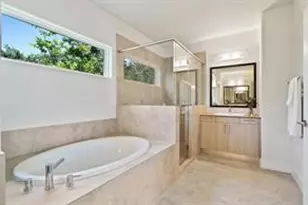 1333 W 22nd St, Houston, TX 77008 - Photo 32