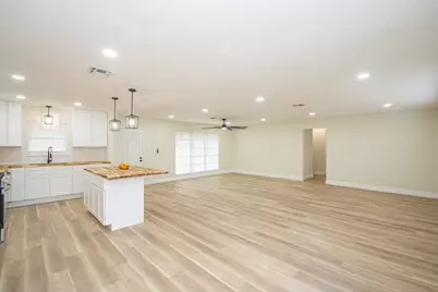 1318 Meadow Lark Street, Deer Park, TX 77536 - Photo 6