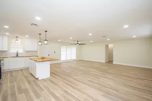 1318 Meadowlark St, Deer Park, TX 77536 - Photo 6