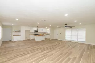 1318 Meadowlark St, Deer Park, TX 77536 - Photo 2