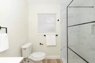 1318 Meadowlark St, Deer Park, TX 77536 - Photo 8