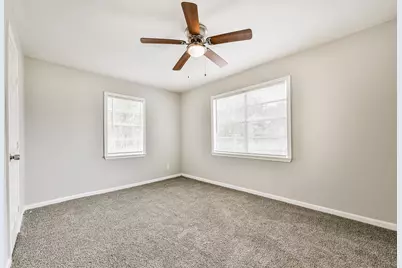 821 Robertson Street, Clute, TX 77531 - Photo 16